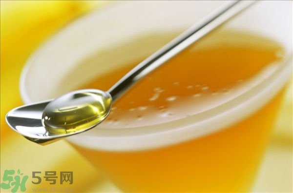 蜂蜜放久了有酒味是怎么回事？蜂蜜有酒味還能喝嗎？