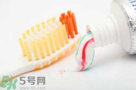 牙膏含氟好不好？牙膏含氟好還是不含氟好？