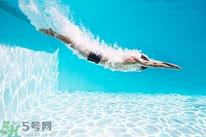 浮潛是什么意思？深潛和浮潛有什么區(qū)別？?