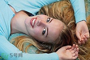 15歲女生接吻會(huì)懷孕嗎？女生和男生舌吻會(huì)懷孕嗎？