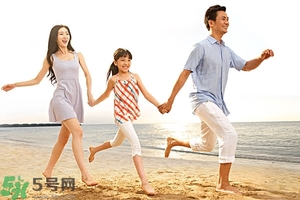 第一次來(lái)月經(jīng)能游泳嗎？經(jīng)期不適怎么緩解？