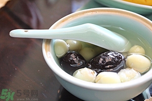 蓮子心能治失眠嗎？喝蓮心茶可以治療失眠嗎？