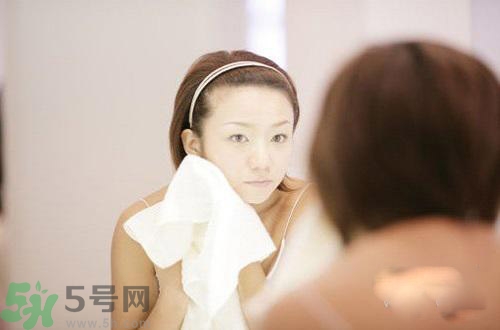 眼妝暈妝怎么辦？解救眼妝暈妝的方法