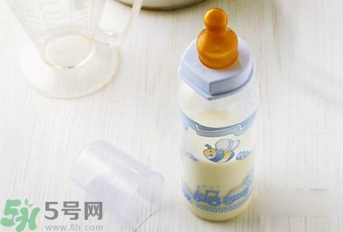 奶粉結(jié)塊是怎么回事？奶粉結(jié)塊可以吃嗎？