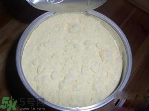奶粉結(jié)塊是怎么回事？奶粉結(jié)塊可以吃嗎？