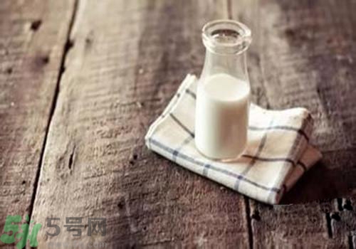 牛奶和羊奶哪個好？牛奶和羊奶哪個更有營養(yǎng)？