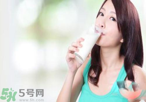 感冒可以喝羊奶嗎？喝羊奶可以治感冒嗎？
