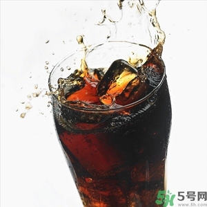 可樂第二天還可以喝嗎？隔夜的碳酸飲料可以喝嗎？