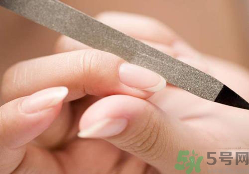 指甲長(zhǎng)到肉里是怎么回事？指甲長(zhǎng)到肉里怎么辦？