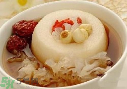 冰糖雪梨的熱量是多少？喝冰糖雪梨會(huì)胖嗎？