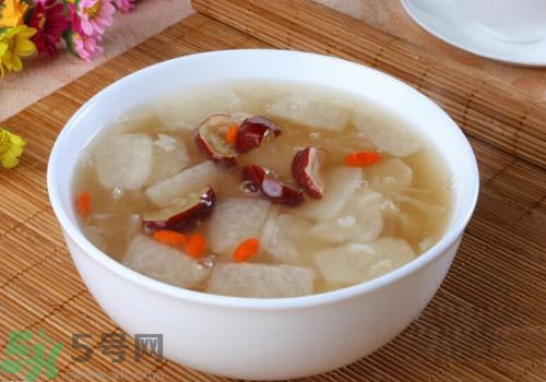 發(fā)燒可以喝冰糖雪梨嗎？發(fā)燒喝冰糖雪梨好嗎？