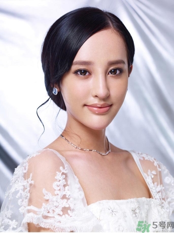 乳暈大是什么原因？乳暈大正常嗎？