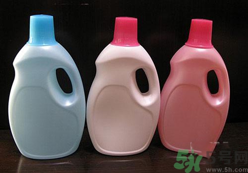 洗衣粉和洗衣液哪個(gè)好？洗衣粉和洗衣液哪個(gè)更傷手？