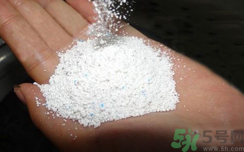 用洗衣粉手發(fā)熱是怎么回事？洗衣粉傷手怎么辦？