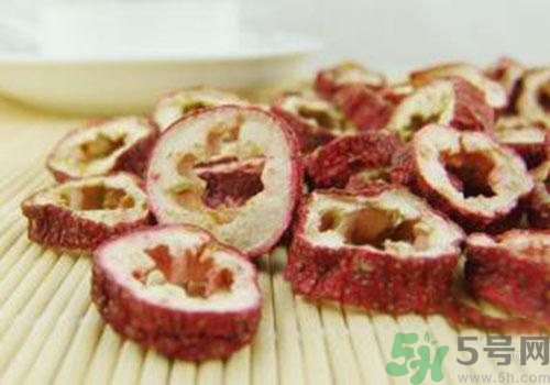 吃山楂片會上火嗎？上火可以吃山楂片嗎？