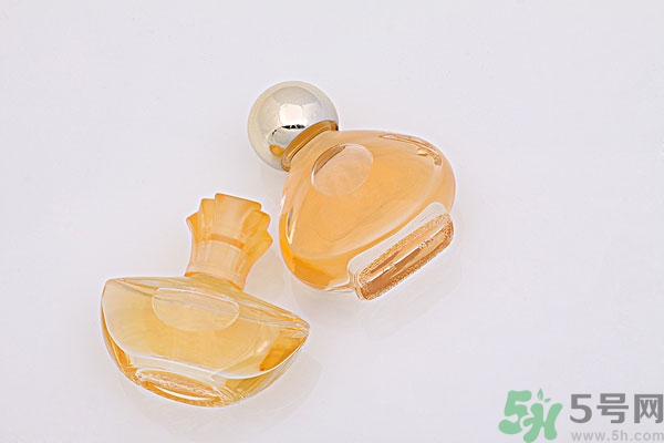香水能掩蓋狐臭嗎？香水可以除狐臭嗎？
