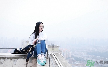 15歲女生白帶多正常嗎？15歲女生白帶異常怎么辦？