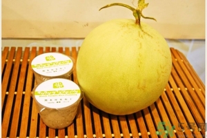 香瓜里面有紅點能吃嗎？香瓜瓤里面有紅點還能吃嗎？