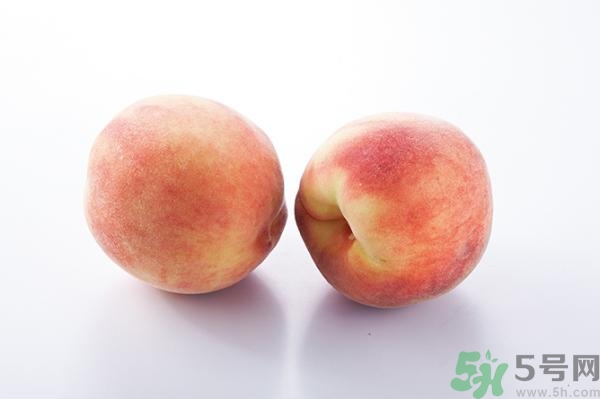 變軟的桃子能吃嗎？桃子軟了還能吃嗎？