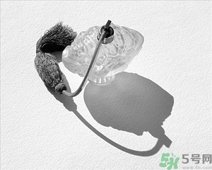 香水過敏了怎么辦？噴香水對(duì)身體有害嗎？