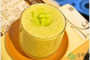 香瓜里面有紅點能吃嗎？香瓜瓤里面有紅點還能吃嗎？