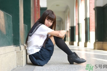 13歲來月經(jīng)正常嗎？13歲大便出血是怎么回事？