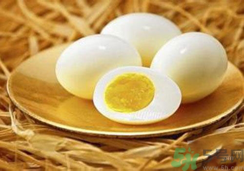 煮熟的雞蛋隔夜可以吃嗎？吃了隔夜的熟雞蛋有什么危害？