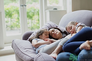 睡眠不規(guī)律如何調(diào)整？睡眠不規(guī)律會胖嗎？