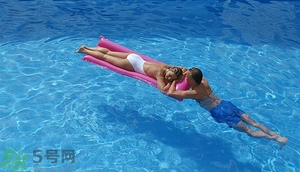 游泳曬傷了怎么辦？游泳曬傷如何處理？