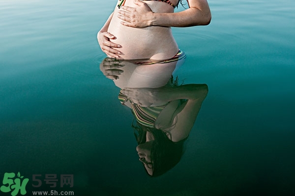 懷孕能浮潛嗎？備孕可以游泳嗎？有影響嗎？