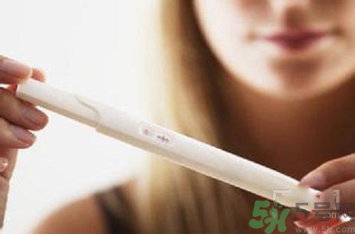 驗(yàn)孕棒測(cè)了沒(méi)有懷孕但是惡心想吐是怎么回事？