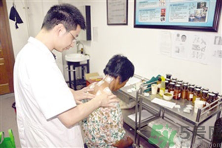 貼三伏貼可以吹空調(diào)嗎？貼完三伏貼多久后可以吹空調(diào)？