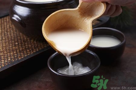 米酒是酸性還是堿性？米酒是堿性的嗎？