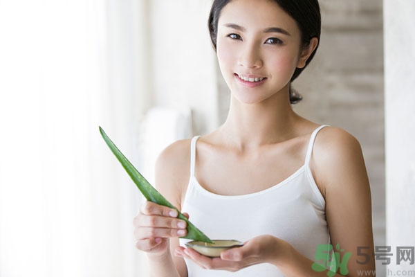 蘆薈能去斑嗎？蘆薈膠會(huì)使皮膚變黑嗎？