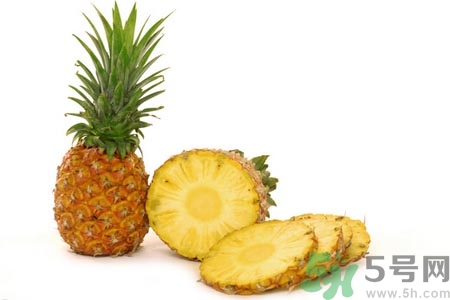 菠蘿為什么要用鹽水泡？吃菠蘿用不用泡鹽水？