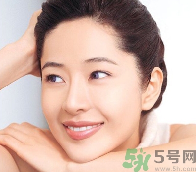 為什么眉心總是長痘痘？眉心長痘痘怎么回事？