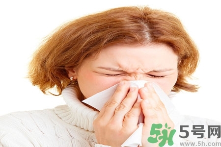 怎么樣用生理鹽水清洗鼻腔？用生理鹽水清理鼻腔的方法？