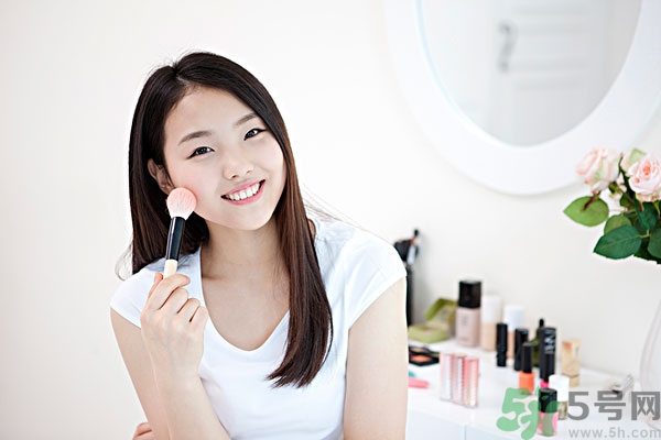 16歲女生胸部不發(fā)育怎么辦?16歲女生胸部發(fā)育遲緩怎么豐胸 16歲女生胸部不發(fā)育怎么辦?16歲女生胸部發(fā)育遲緩怎么豐胸