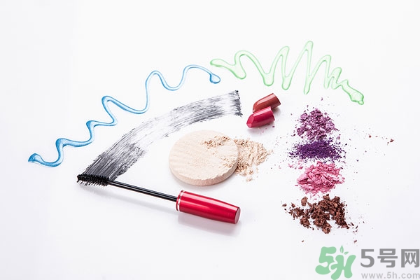 涂口紅會得唇炎嗎？口紅會致癌嗎？