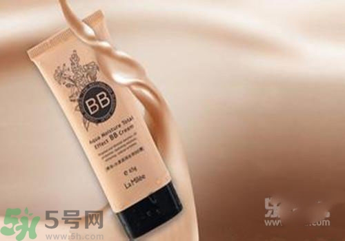 bb霜用洗面奶可以洗干凈嗎？bb霜洗面奶沒洗干凈有什么危害？