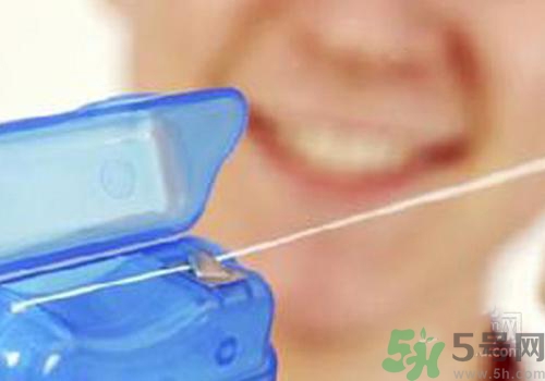 用牙線牙齦出血是怎么回事？用牙線牙齦出血怎么辦？