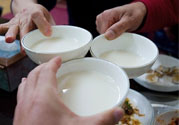 喝糯米酒能豐胸嗎？喝米酒能護(hù)膚嗎？
