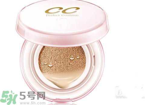 cc霜和防曬霜哪個先用？cc霜和防曬霜的使用順序