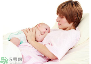 剖腹產(chǎn)后多久來月經(jīng)？剖腹產(chǎn)后月經(jīng)不調(diào)的表現(xiàn)？