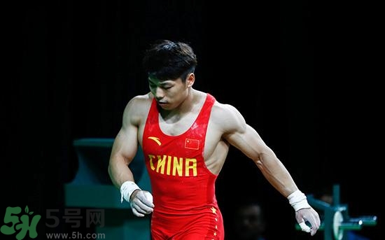 諶利軍舉重棄權(quán) 舉重為什么容易腿抽筋？