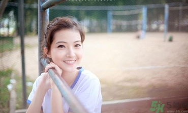 13歲女生平胸怎么辦？13歲女生平胸正常嗎？