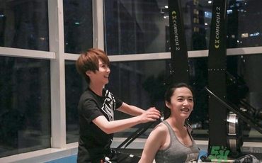 女生去健身房怎么穿衣服？女生去健身房穿什么鞋？