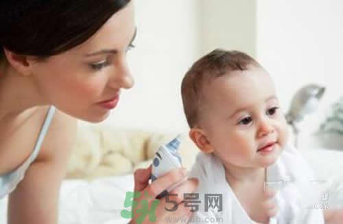 寶寶發(fā)燒多久量一次體溫？寶寶發(fā)燒怎么量體溫？