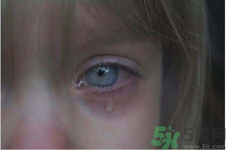 睡覺(jué)時(shí)流眼淚是怎么回事？如何保護(hù)眼睛？