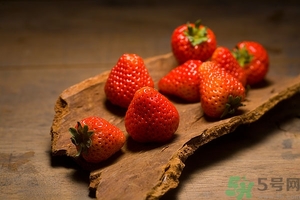 吃草莓會(huì)長(zhǎng)胖嗎?草莓的熱量是多少 吃草莓會(huì)長(zhǎng)胖嗎?草莓的熱量是多少